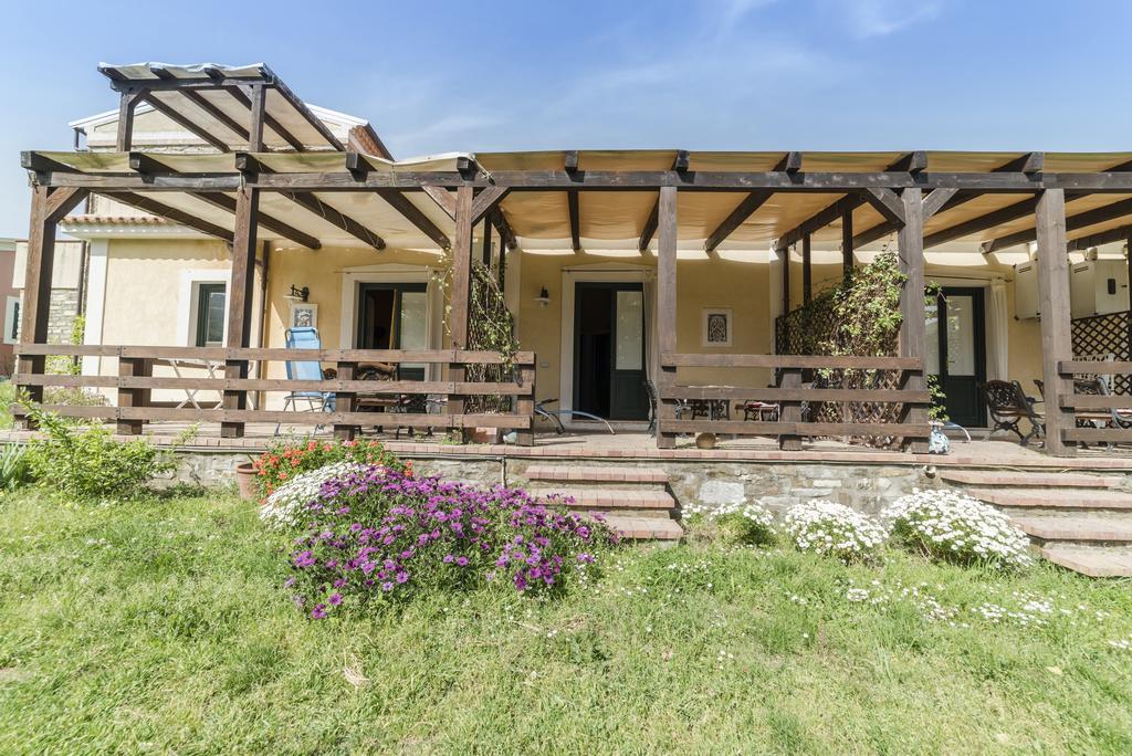 Country House Araba Phoenix 卡斯特拉巴特 外观 照片